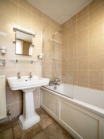 OYO Bailbrook Lodge, Bath