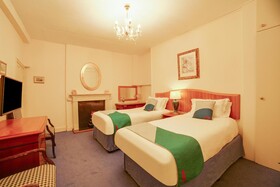 OYO Bailbrook Lodge, Bath