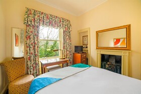 OYO Bailbrook Lodge, Bath
