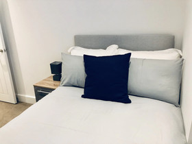 Snapos Luxury Serviced Apartments Meridian House Bedford