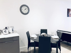 Snapos Luxury Serviced Apartments Meridian House Bedford
