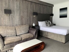 The Cumberland Hotel