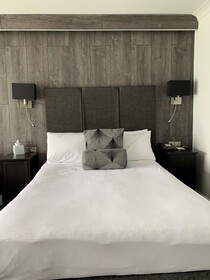 The Cumberland Hotel