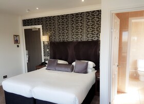 The Cumberland Hotel