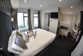 The Cumberland Hotel
