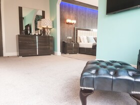 The Cumberland Hotel