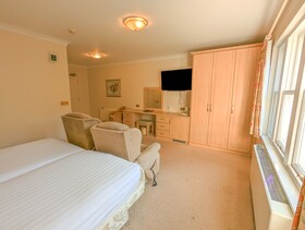 The Grove Hotel