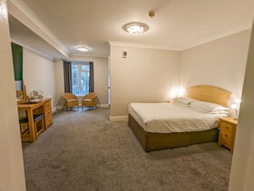 The Grove Hotel