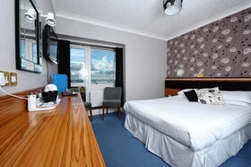 The Suncliff Hotel