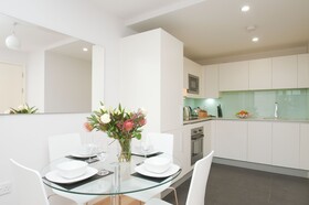 Cleyro Serviced Apartments - Finzels Reach