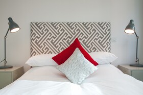 Cleyro Serviced Apartments - Finzels Reach