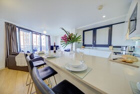 Cleyro Serviced Apartments - Finzels Reach