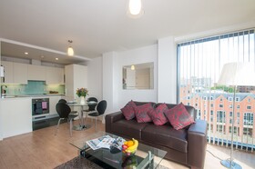 Cleyro Serviced Apartments - Finzels Reach