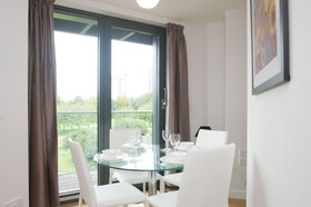 Cleyro Serviced Apartments - Finzels Reach