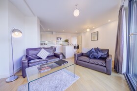 Cleyro Serviced Apartments - Finzels Reach