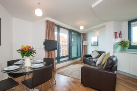 Cleyro Serviced Apartments - Finzels Reach