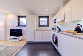 Cleyro Serviced Apartments - Finzels Reach