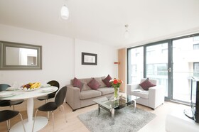 Cleyro Serviced Apartments - Finzels Reach