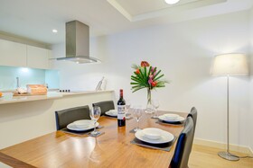 Cleyro Serviced Apartments - Finzels Reach