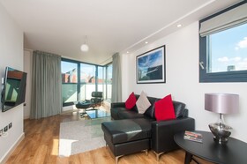Cleyro Serviced Apartments - Finzels Reach