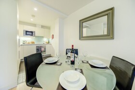 Cleyro Serviced Apartments - Finzels Reach