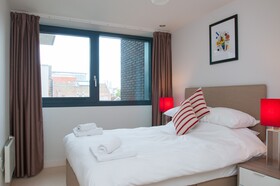 Cleyro Serviced Apartments - Finzels Reach