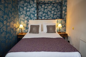 Cross Hands Hotel