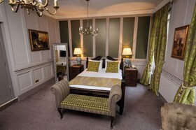 Cross Hands Hotel