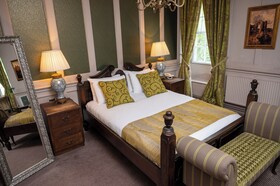 Cross Hands Hotel