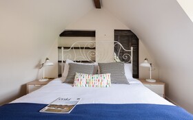 The Georgian Cottage Enchanting 3Bdr Cottage Surrounded by History