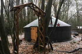 Hobbity Bell Tent House
