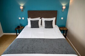 Rising Sun Hotel