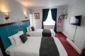 Rising Sun Hotel