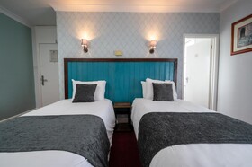 Rising Sun Hotel