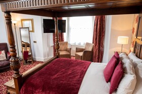 Rising Sun Hotel