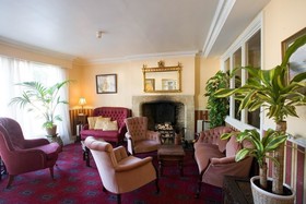 Crown & Cushion