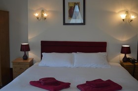 Globe Hotel