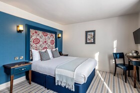 The George Hotel