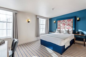 The George Hotel