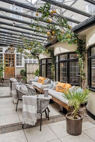 The George Hotel