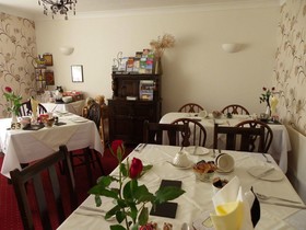 Maison Dieu Guest House