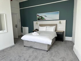 Exmouth Beach Hotel