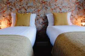 Orange Grove Hotel Gardens