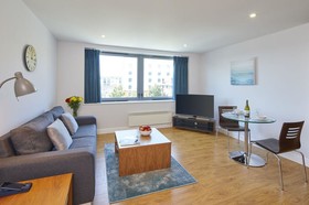 HQ Aparthotel Farnborough