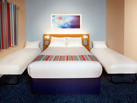 Travelodge Farnborough Central