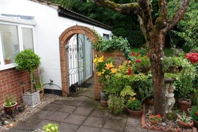 Tudorwood Guest House