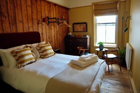 The London & Paris Hotel