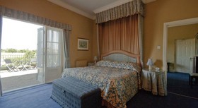Corse Lawn House Hotel