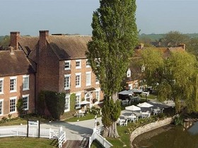 Corse Lawn House Hotel