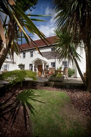 Sturmer Hall - Guest House
